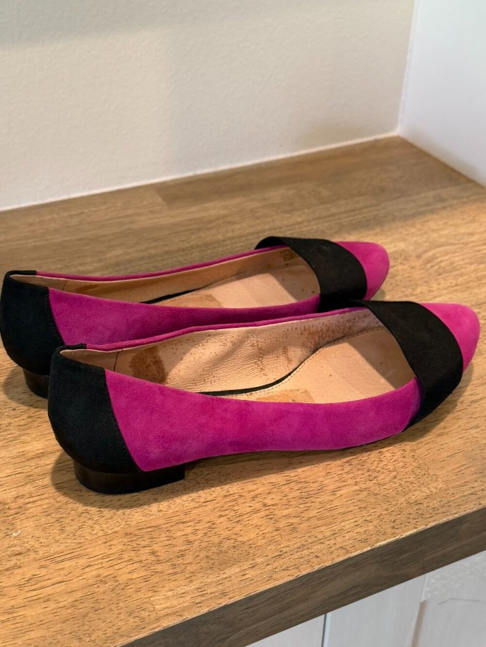 Louise et Cie Purple Suede Pointed Toe Flats Size 7.5 Black Accent - Picture 4 of 7